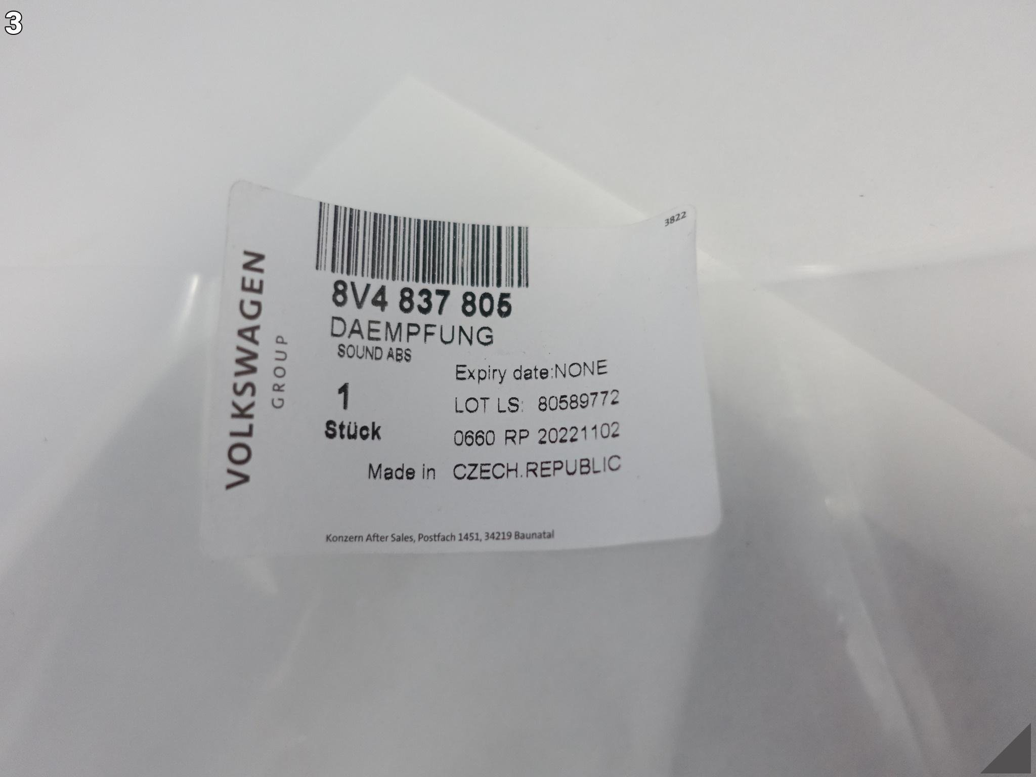AUDI A3 A4 A5 Q8 Q7 Q3 VW TOUAREG BENTLEY WYGŁUSZENIE DRZWI SAMOPRZYLEPNE AUDI A3 A4 A5 Q8 Q7 Q3 VW TOUAREG BENTLEY WYGŁUSZENIE DRZWI SAMOPRZYLEPNE - obrazek 4