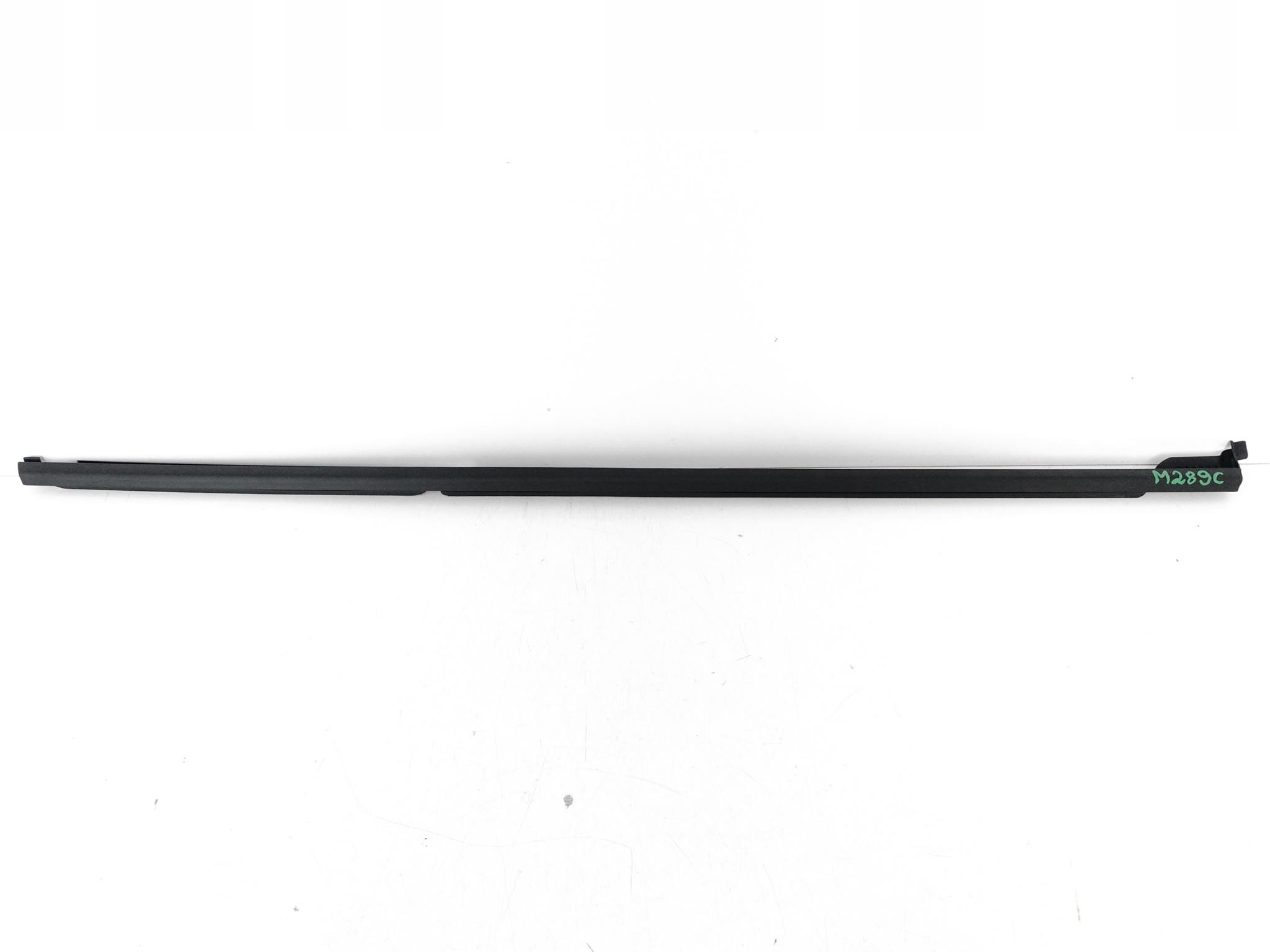 SKODA FABIA III 3 6V0 LIFT 15-20 LISTWA ZGARNIAJĄCA SZYBY DRZWI PRAWA PRZÓD SKODA FABIA III 3 6V0 LIFT 15-20 LISTWA ZGARNIAJĄCA SZYBY DRZWI PRAWA PRZÓD
