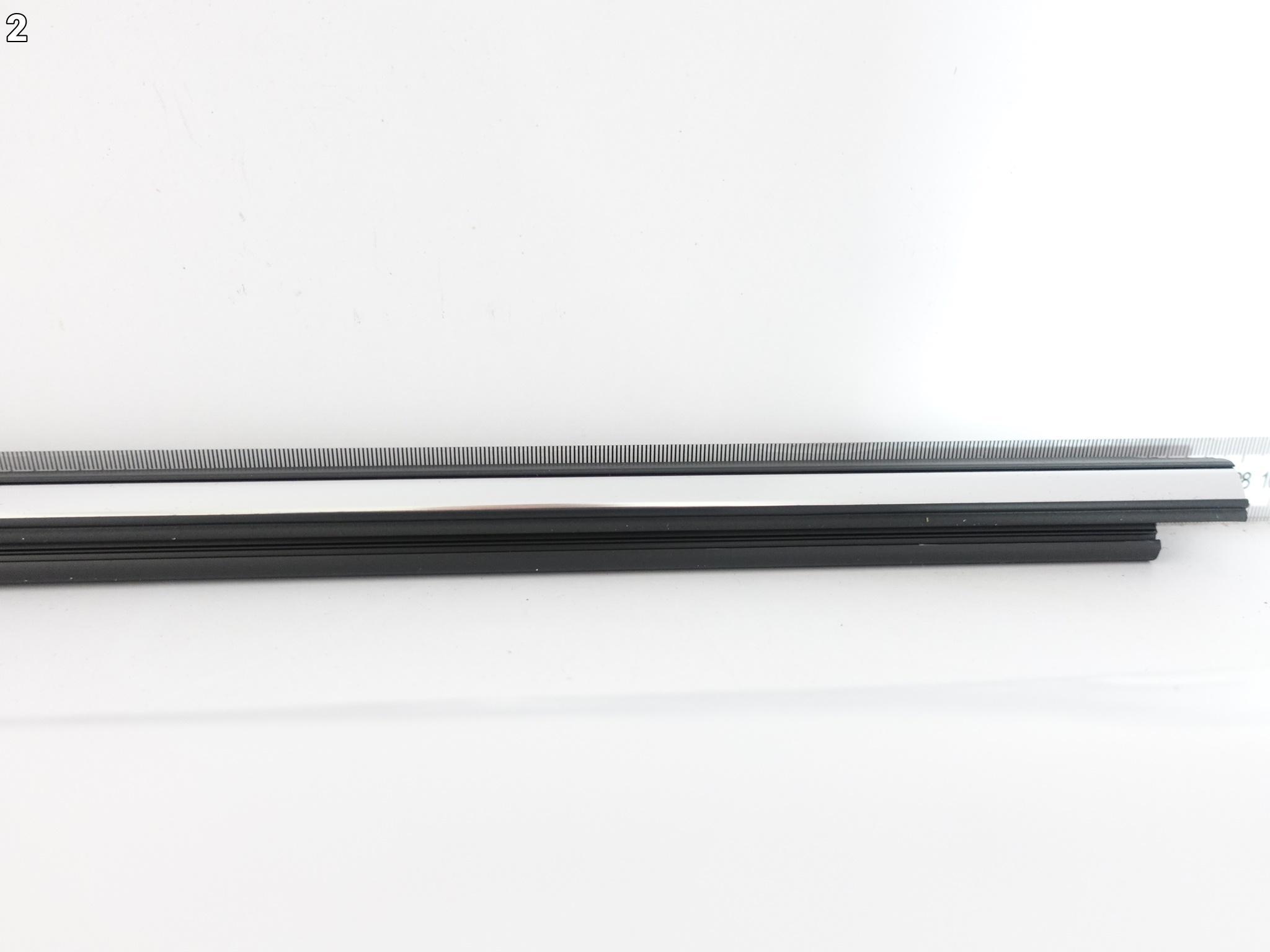TOYOTA C-HR I 19-23 LIFT LISTWA ZGARNIAJĄCA SZYBY DRZWI PRAWA PRZÓD CHROM TOYOTA C-HR I 19-23 LIFT LISTWA ZGARNIAJĄCA SZYBY DRZWI PRAWA PRZÓD CHROM - obrazek 3