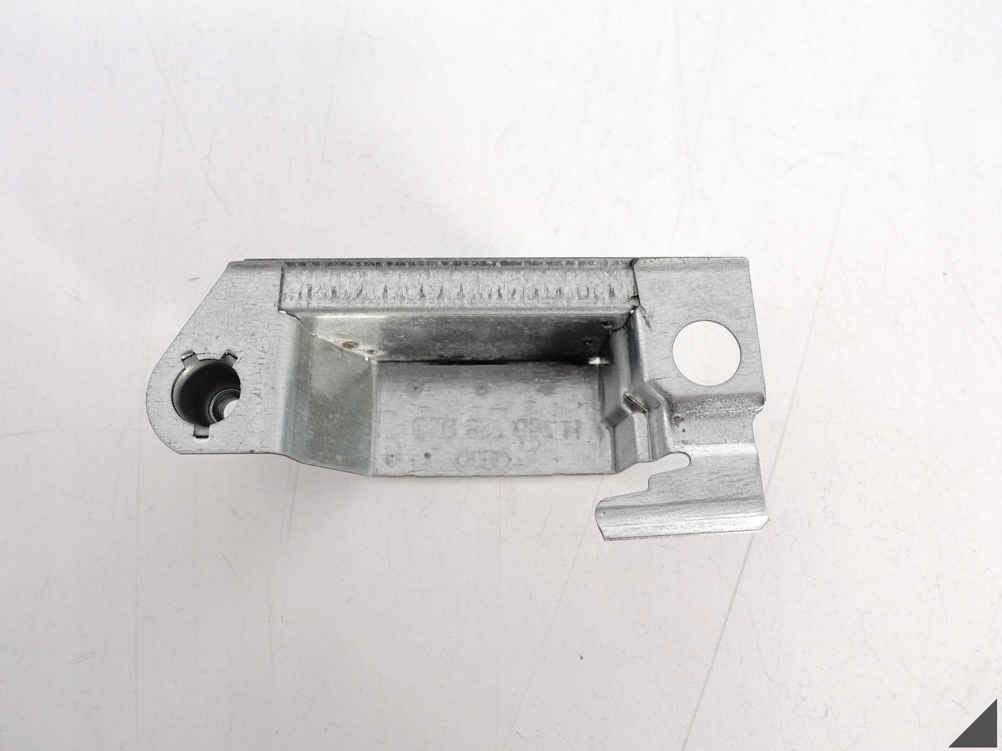 AUDI A8 S8 4H0 A3 8V0 A6 4F0 A5 8F0 OSŁONA ŚLIZG OŚWIETLENIA TABLICY PRAWA AUDI A8 S8 4H0 A3 8V0 A6 4F0 A5 8F0 OSŁONA ŚLIZG OŚWIETLENIA TABLICY PRAWA