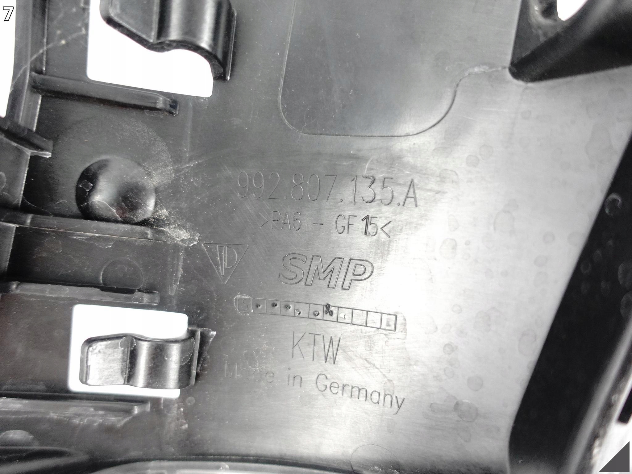 PORSCHE 911 992 19- KRATKA RAMKA MOCUJĄCA W ZDERZAK ŚRODKOWA PRZÓD PORSCHE 911 992 19- KRATKA RAMKA MOCUJĄCA W ZDERZAK ŚRODKOWA PRZÓD - obrazek 8
