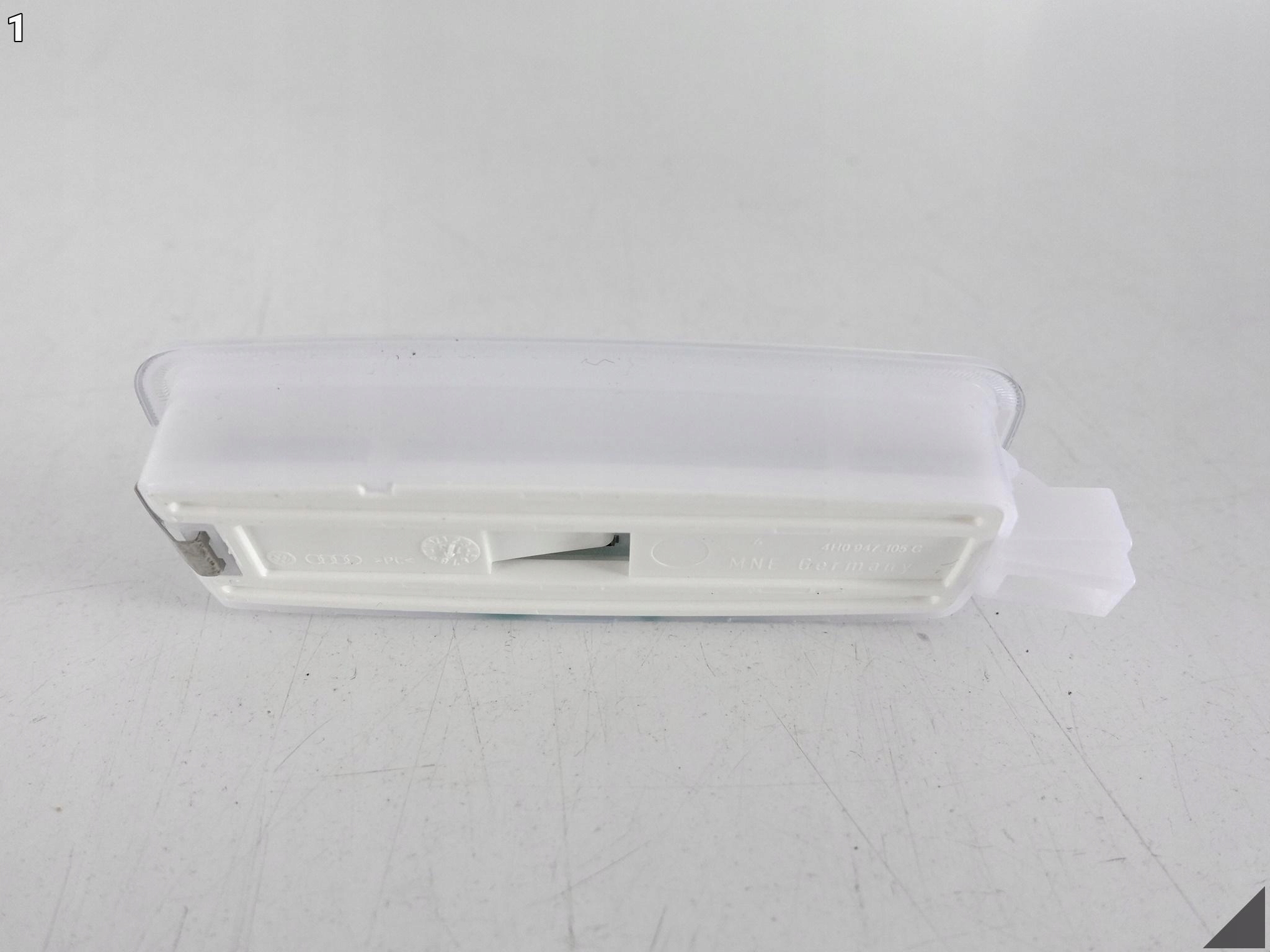 AUDI A6 S6 4G0 A7 S7 4G8 C7 A8 S8 4H0 OŚWIETLENIE KABINY LED LAMPKA AUDI A6 S6 4G0 A7 S7 4G8 C7 A8 S8 4H0 OŚWIETLENIE KABINY LED LAMPKA - obrazek 2