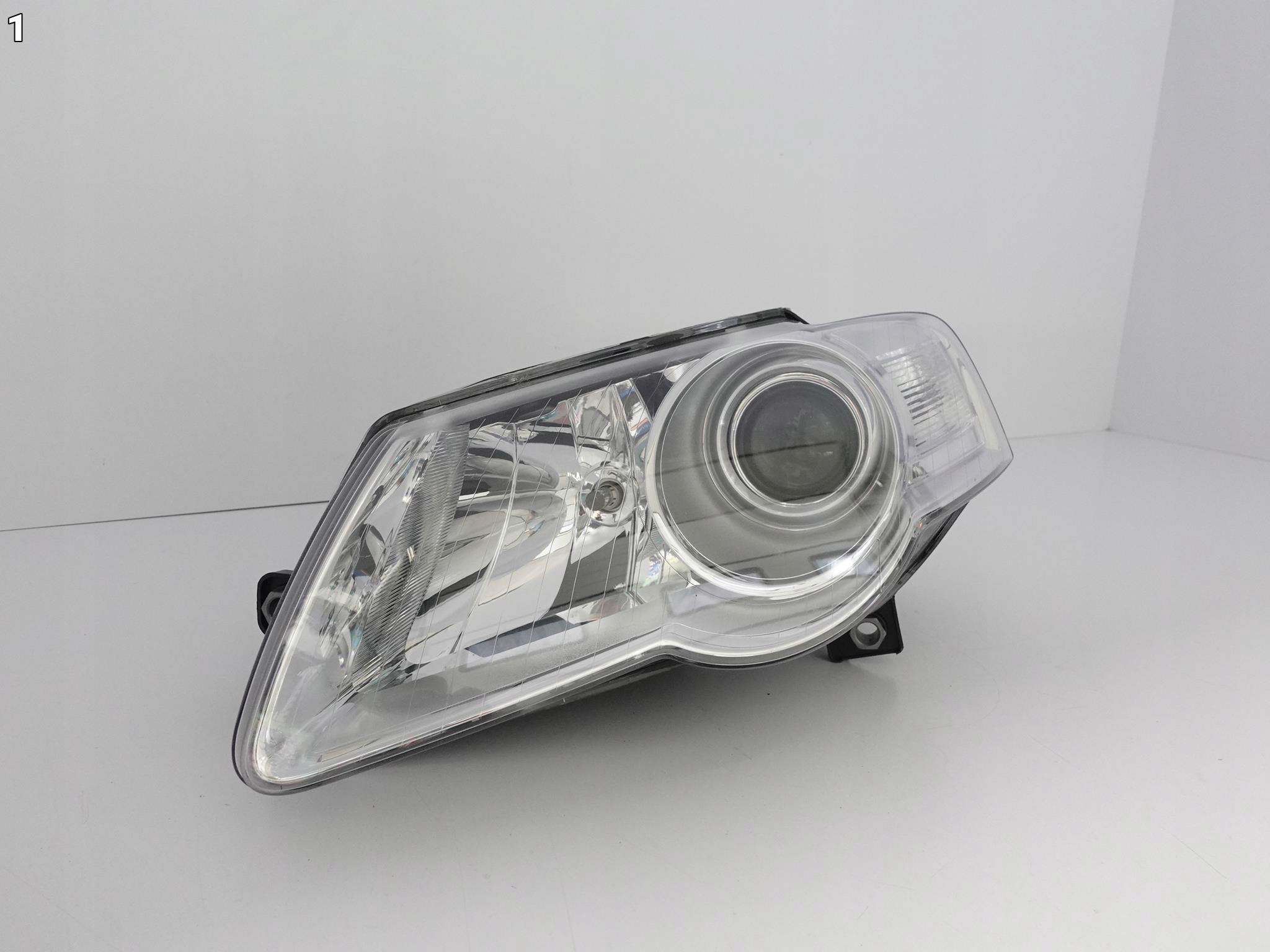 VW PASSAT B6 3C0 05-10 LAMPA LEWA ZWYKŁA H7 EU VW PASSAT B6 3C0 05-10 LAMPA LEWA ZWYKŁA H7 EU - obrazek 2