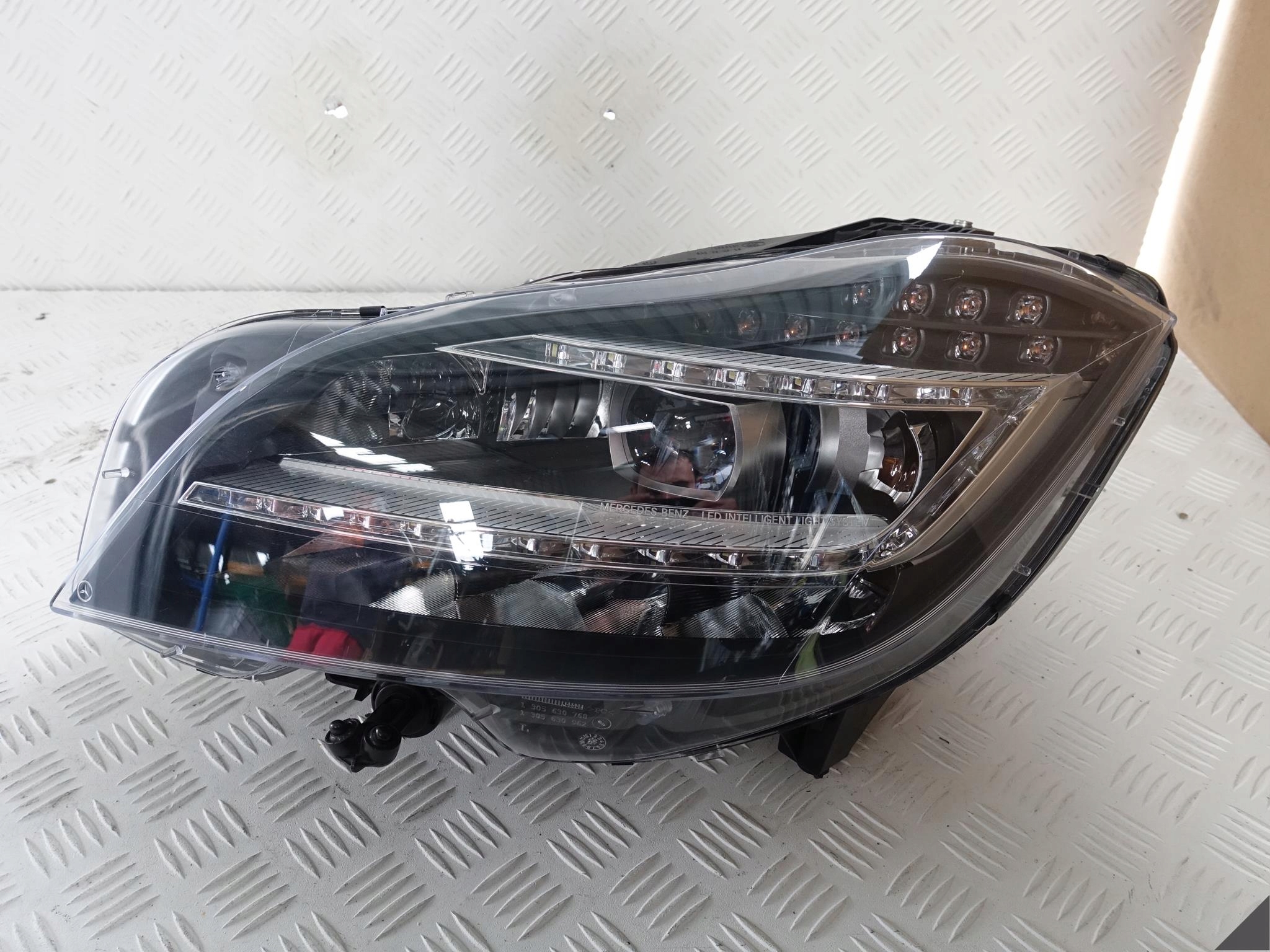 MERCEDES CLS 218 10-14 ILS FULL LED LEWA KOMPLETNA LAMPA MERCEDES CLS 218 10-14 ILS FULL LED LEWA KOMPLETNA LAMPA