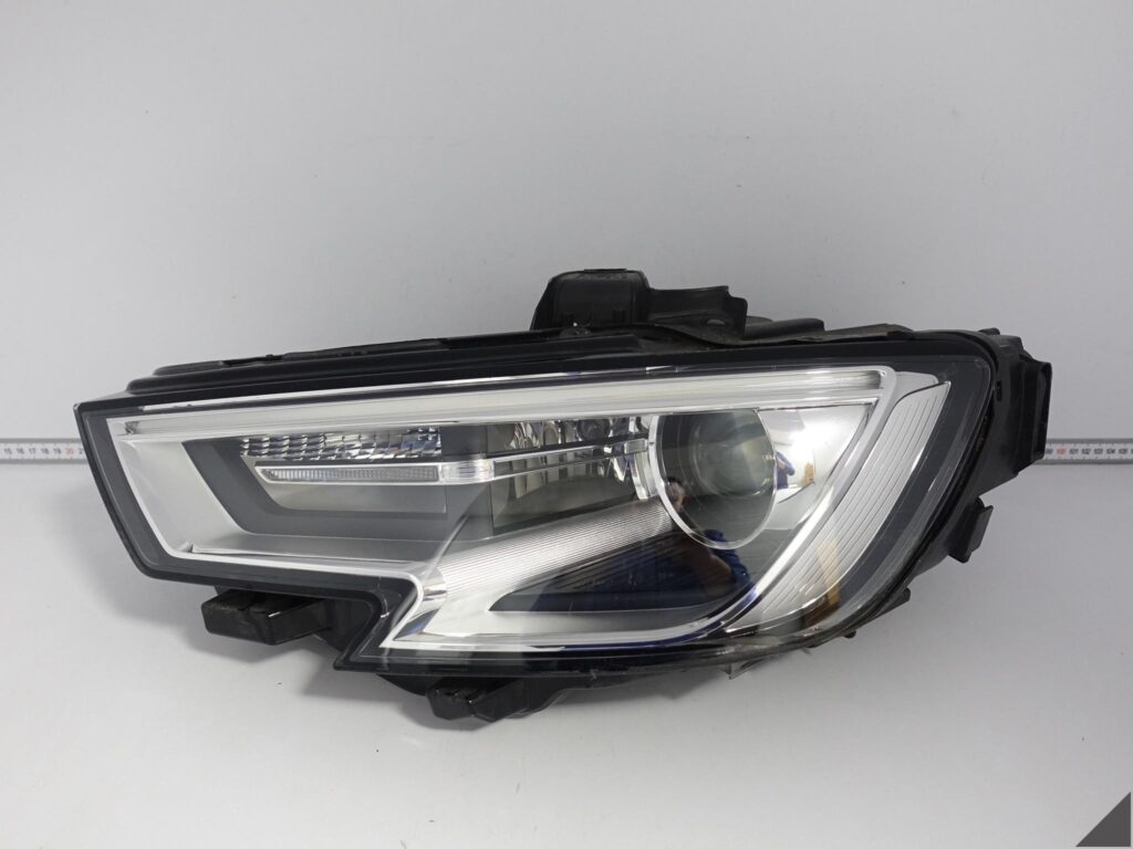 AUDI A3 S3 8V0 LIFT 16-20 XENON + LED LAMPA LEWA PRZÓD EUROPA