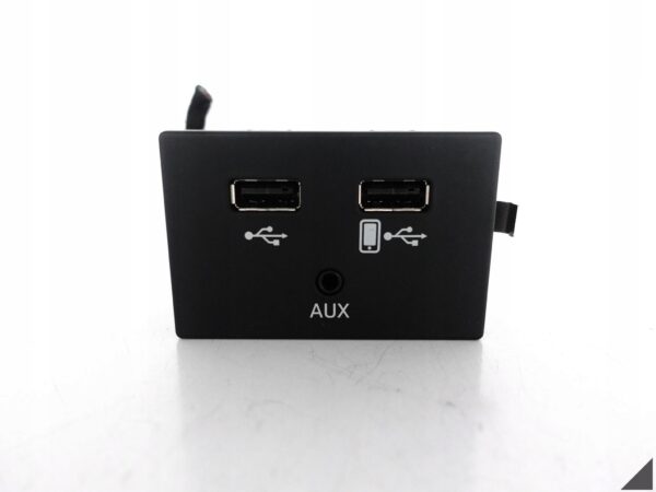 AUDI A6 S6 4G0 C7 LIFT 14-18 GNIAZDO PORT USB AUX AUDI A6 S6 4G0 C7 LIFT 14-18 GNIAZDO PORT USB AUX