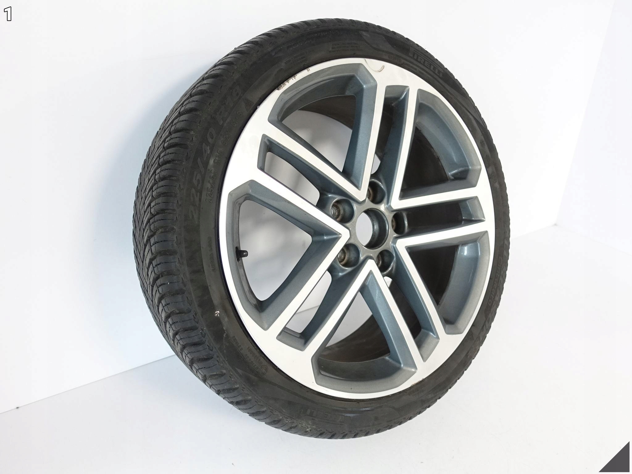 AUDI A3 S3 8V0 S-LINE SPORT FELGA 8Jx18 ET46 + OPONA 225/40 ROK 2021 7MM AUDI A3 S3 8V0 S-LINE SPORT FELGA 8Jx18 ET46 + OPONA 225/40 ROK 2021 7MM - obrazek 2