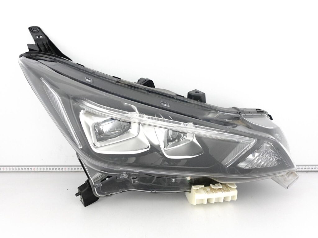 NISSAN LEAF II ZE1 17- LAMPA FULL LED PRAWA PRZÓD EUROPA NISSAN LEAF II ZE1 17- LAMPA FULL LED PRAWA PRZÓD EUROPA