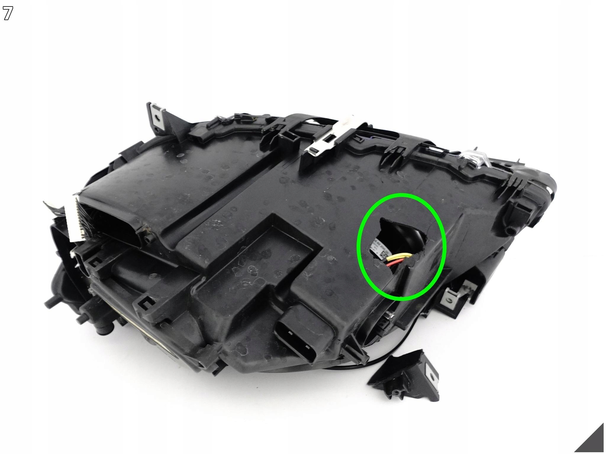 BMW 7 F01 F02 08-13 (PRZED LIFTEM) LAMPA XENON SKRĘTNA DYNAMIC PRAWA EUROPA BMW 7 F01 F02 08-13 (PRZED LIFTEM) LAMPA XENON SKRĘTNA DYNAMIC PRAWA EUROPA - obrazek 8