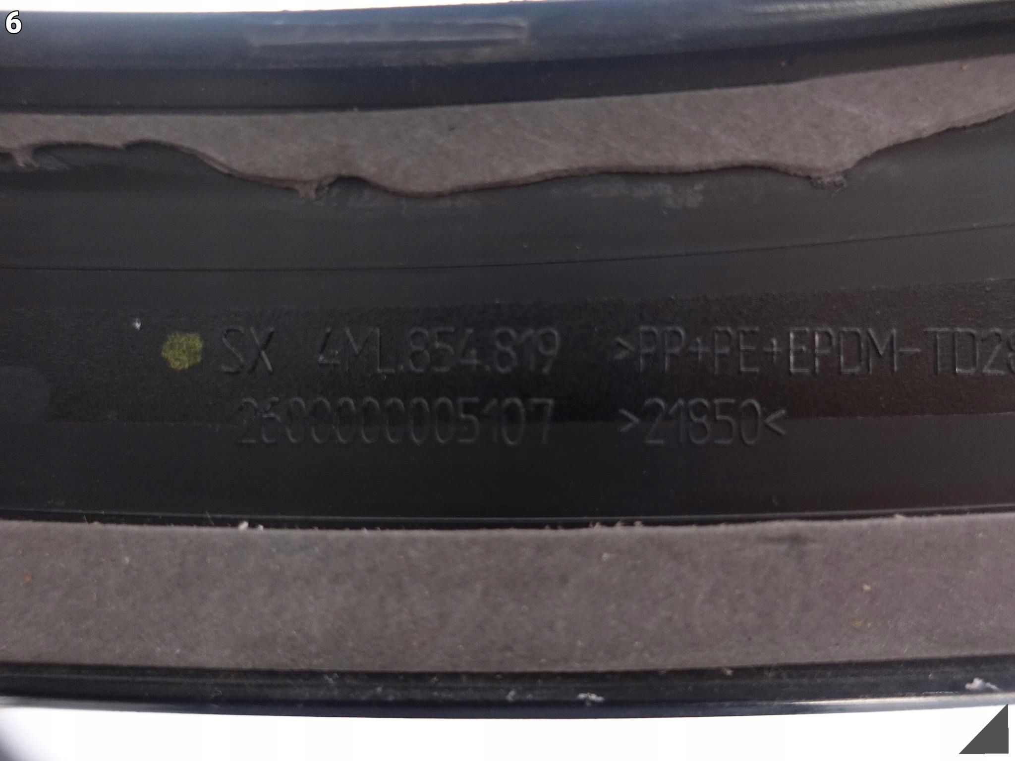 LAMBORGHINI URUS 4ML NAKŁADKA LISTWA NA DRZWI LEWA TYŁ 4ML854819 LAMBORGHINI URUS 4ML NAKŁADKA LISTWA NA DRZWI LEWA TYŁ 4ML854819 - obrazek 7