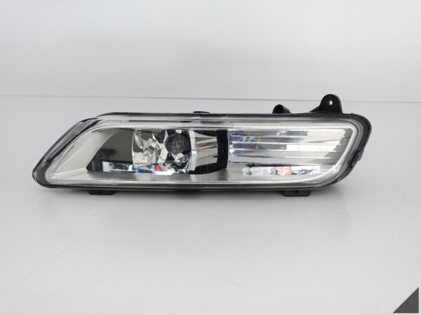 VW PASSAT B7 3AA 10-14 ZDERZAK DRL HALOGEN PRAWY VW PASSAT B7 3AA 10-14 ZDERZAK DRL HALOGEN PRAWY