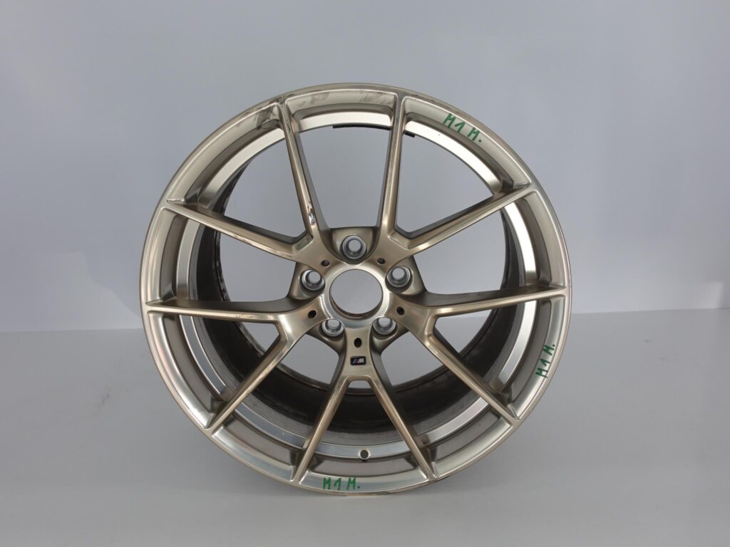 BMW M2 CS F87 LCI 10JX19 IS40 5X120 FELGA GOLD BMW M2 CS F87 LCI 10JX19 IS40 5X120 FELGA GOLD