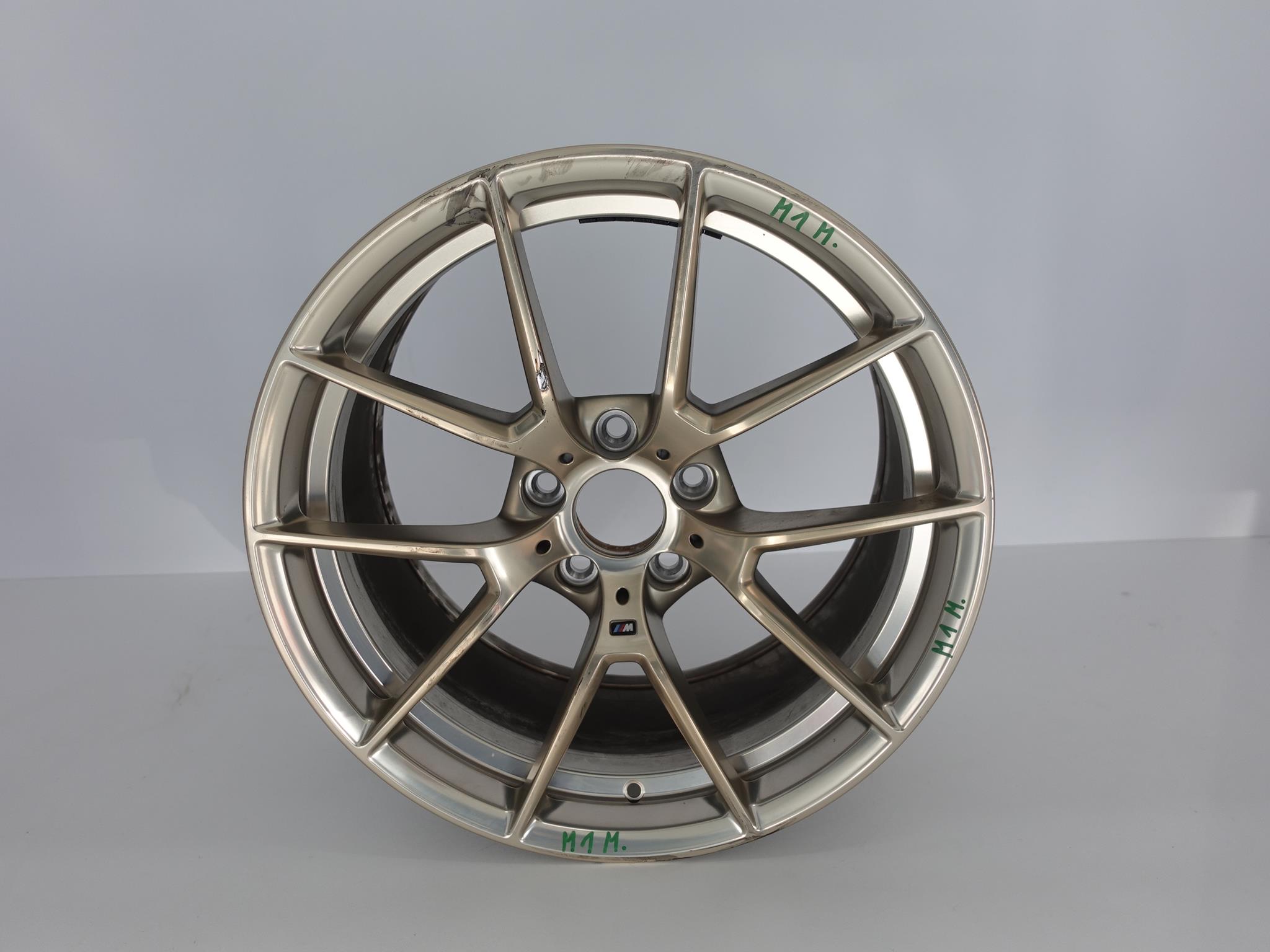 BMW M2 CS F87 LCI 10JX19 IS40 5X120 FELGA GOLD BMW M2 CS F87 LCI 10JX19 IS40 5X120 FELGA GOLD