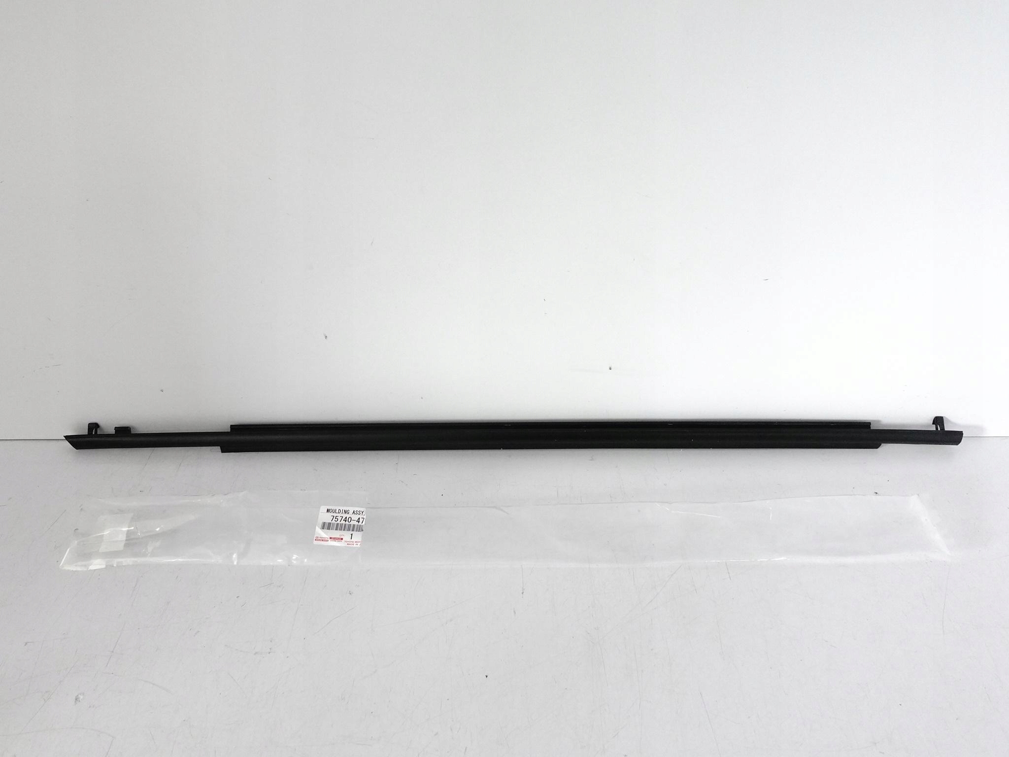 TOYOTA PRIUS III XW30 09-15 LIFT LISTWA ZGARNIAJĄCA SZYBY DRZWI LEWA TYŁ TOYOTA PRIUS III XW30 09-15 LIFT LISTWA ZGARNIAJĄCA SZYBY DRZWI LEWA TYŁ