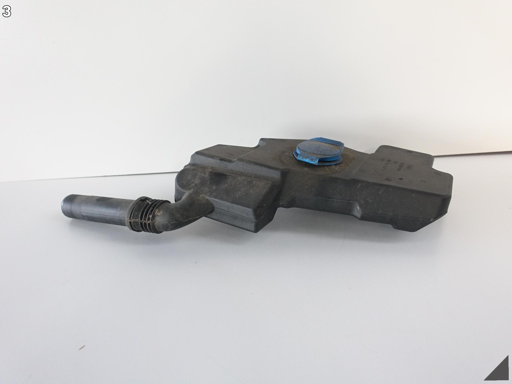 AUDI A6 S6 4G0 A7 S7 4G8 C7 LIFT 10-18 WLEW ZBIORNICZKA SPRYSKIWACZY KOREK AUDI A6 S6 4G0 A7 S7 4G8 C7 LIFT 10-18 WLEW ZBIORNICZKA SPRYSKIWACZY KOREK - obrazek 4