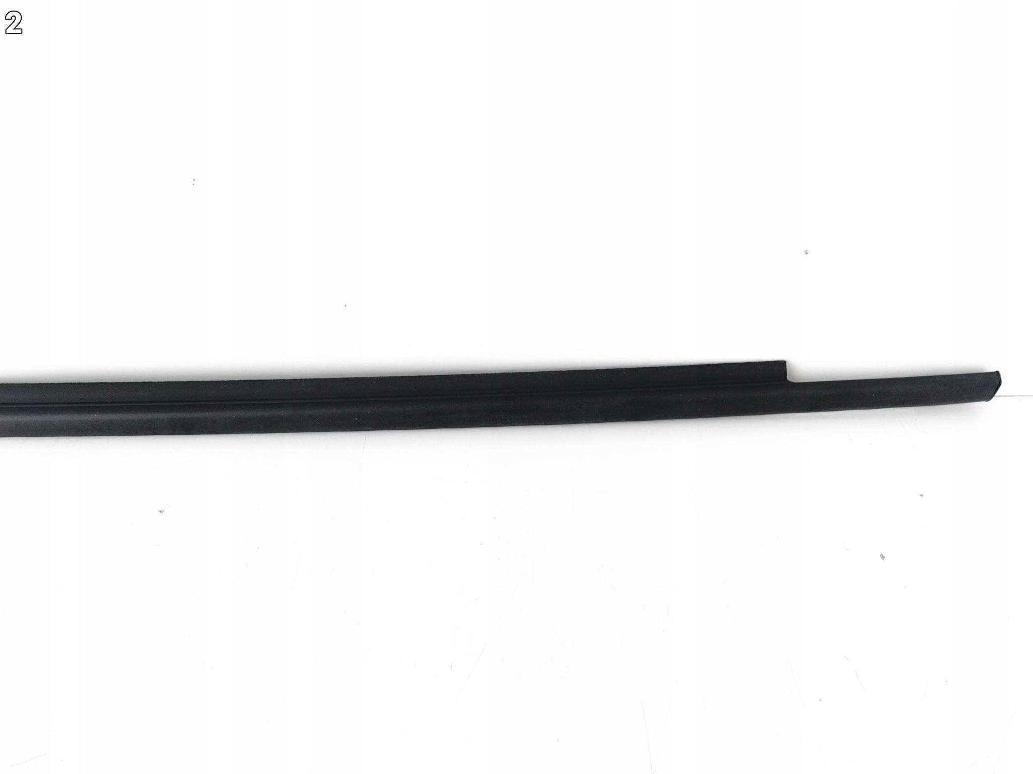 TOYOTA YARIS IV 4 19- LISTWA ZGARNIAJĄCA SZYBY DRZWI LEWA PRZÓD 68210-K0011 TOYOTA YARIS IV 4 19- LISTWA ZGARNIAJĄCA SZYBY DRZWI LEWA PRZÓD 68210-K0011 - obrazek 3