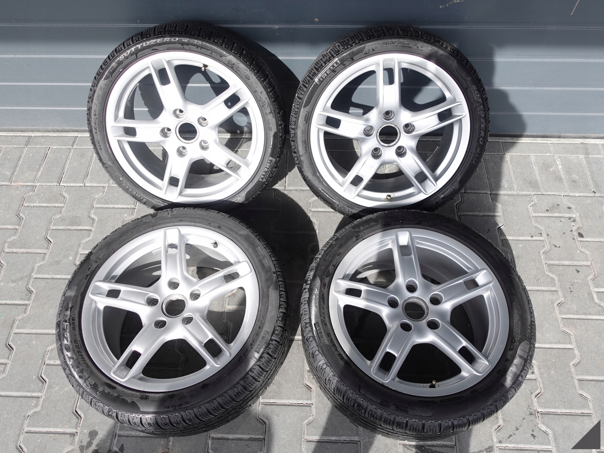 PORSCHE BOXSTER CAYMAN 987 8/9JX18 ET57/43 PIRELLI 235/255/40 FELGI+OPONY PORSCHE BOXSTER CAYMAN 987 8/9JX18 ET57/43 PIRELLI 235/255/40 FELGI+OPONY
