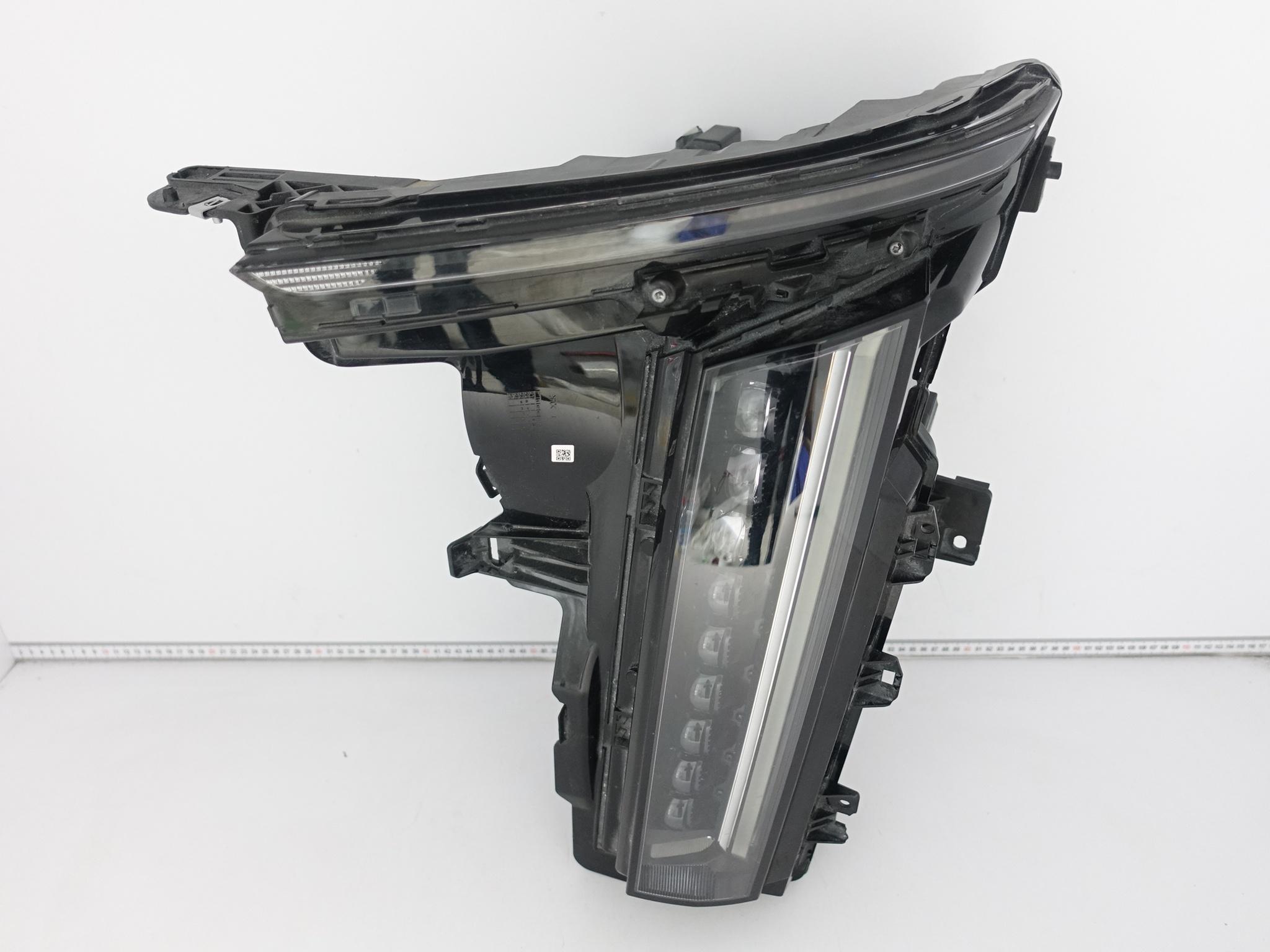 CADILLAC LYRIQ 22- LAMPA FULL LED LEWA PRZÓD EUROPA CADILLAC LYRIQ 22- LAMPA FULL LED LEWA PRZÓD EUROPA