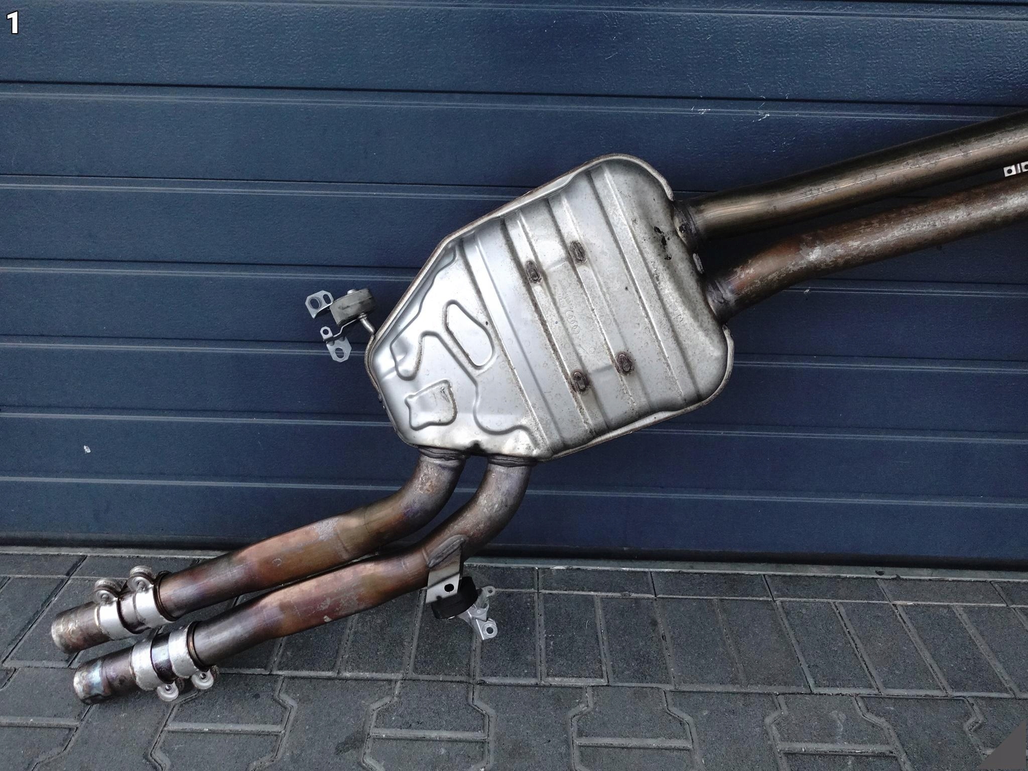 AUDI RS7 4G8 C7 LIFT 15-18 RURA WYDECH TŁUMIK PRAWY TYŁ 4.0 TFSI 340 KM AUDI RS7 4G8 C7 LIFT 15-18 RURA WYDECH TŁUMIK PRAWY TYŁ 4.0 TFSI 340 KM - obrazek 2