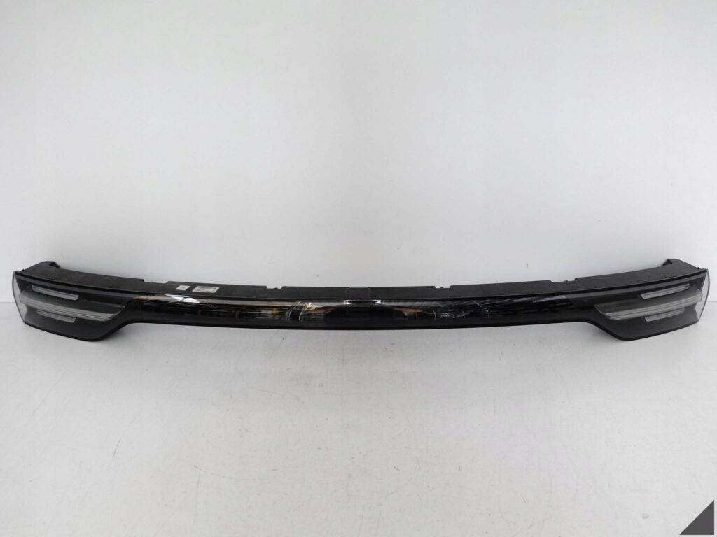 PORSCHE CAYENNE III E3 9Y0 18- LAMPA LED BLENDA W BAGAŻNIK TYŁ EU CIEMNA PORSCHE CAYENNE III E3 9Y0 18- LAMPA LED BLENDA W BAGAŻNIK TYŁ EU CIEMNA