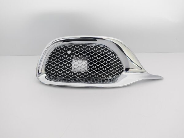 MERCEDES S W223 MAYBACH 20- KRATKA ATRAPA PRAWA MERCEDES S W223 MAYBACH 20- KRATKA ATRAPA PRAWA