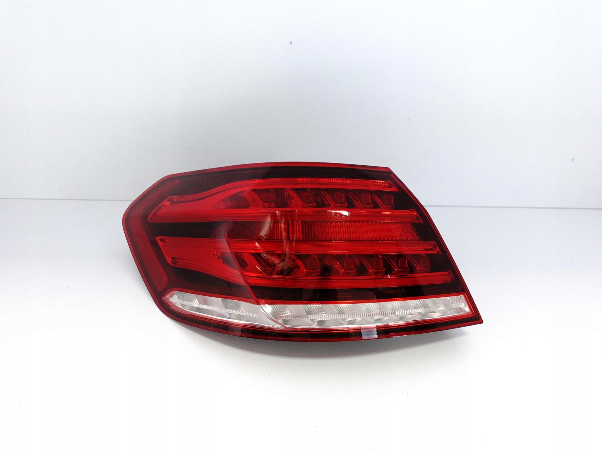 MERCEDES E-KLASA W212 SEDAN LIFT MOPF 12-16 LAMPA LED LEWA TYŁ EU MERCEDES E-KLASA W212 SEDAN LIFT MOPF 12-16 LAMPA LED LEWA TYŁ EU