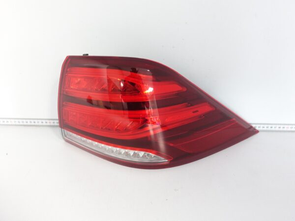 MERCEDES GLE W166 15-19 LAMPA LED PRAWA TYŁ EUROPA MERCEDES GLE W166 15-19 LAMPA LED PRAWA TYŁ EUROPA