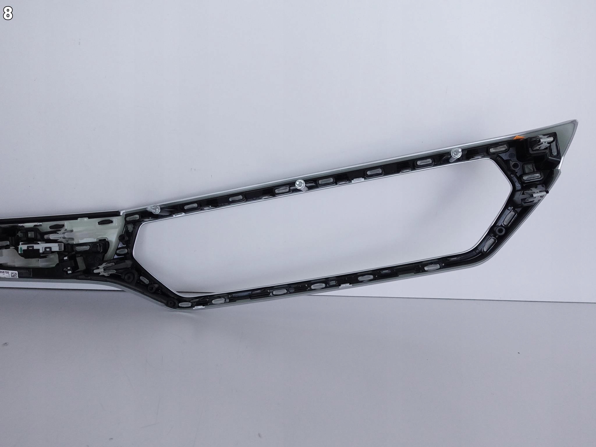 BMW 3 G20 G21 LISTWA DEKOR ALU TETRAGON AMBIENT BMW 3 G20 G21 LISTWA DEKOR ALU TETRAGON AMBIENT - obrazek 9