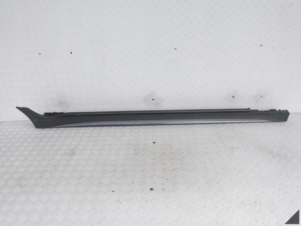 MERCEDES CLS C257 AMG 17- PRÓG LISTWA NAKŁADKA R MERCEDES CLS C257 AMG 17- PRÓG LISTWA NAKŁADKA R