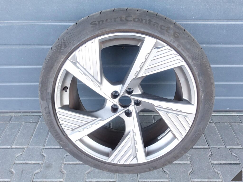 AUDI Q7 4M0 Q8 4M8 E-TRON FELGA + OPONA 9,5Jx22 ET36 CONTINENTAL 265/40 6MM