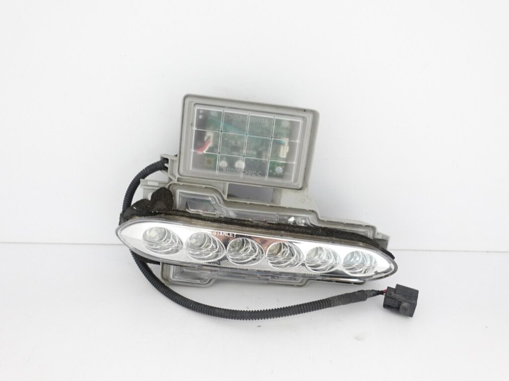 NISSAN GT-R GTR LIFT 12-16 HALOGEN LED DRL PRAWY W ZDERZAK PRZÓD