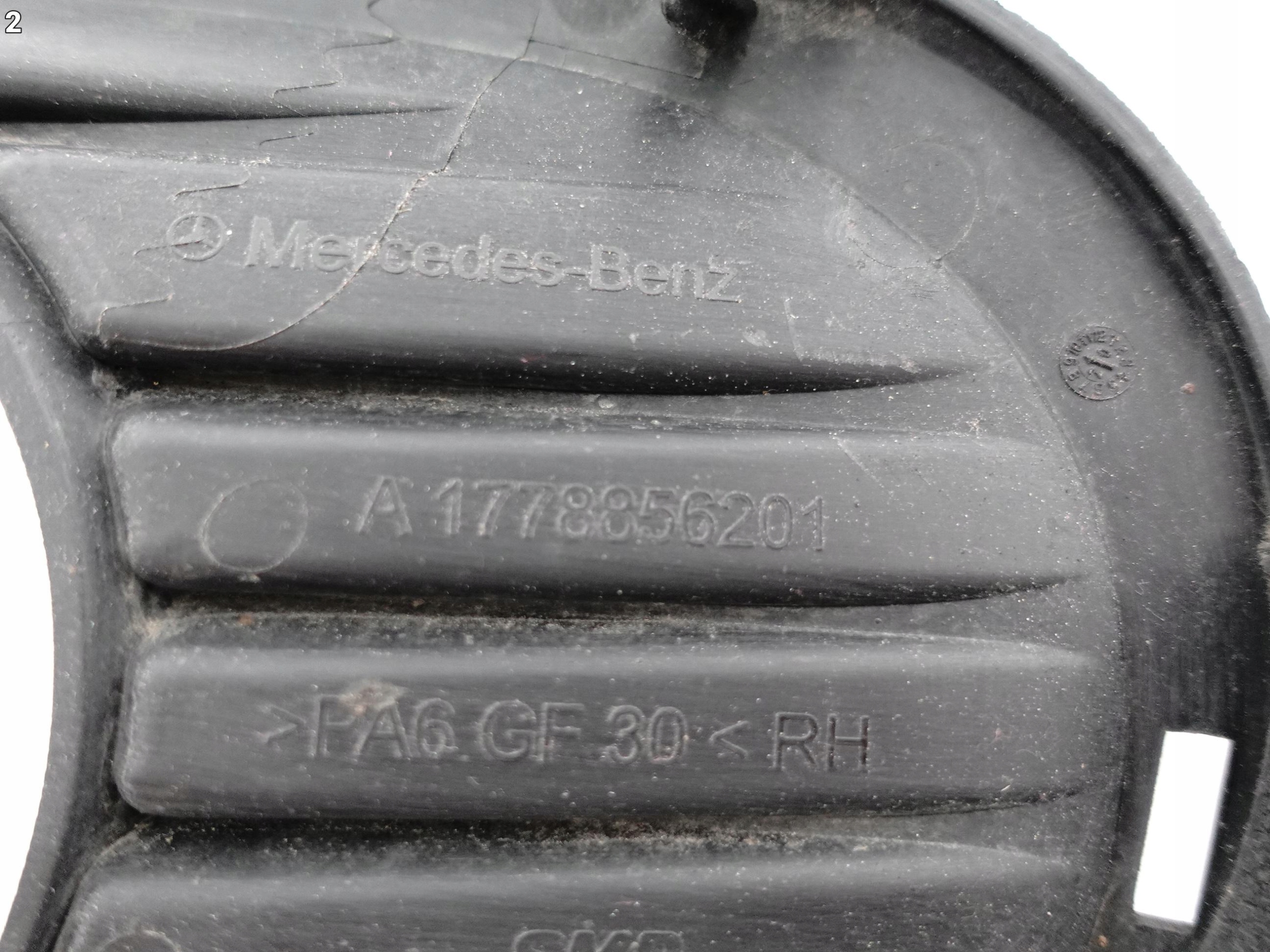 MERCEDES A-KLASA W177 A35 35 AMG 18- KRATKA OSŁONA RAMKA WYDECHU PRAWA TYŁ MERCEDES A-KLASA W177 A35 35 AMG 18- KRATKA OSŁONA RAMKA WYDECHU PRAWA TYŁ - obrazek 3