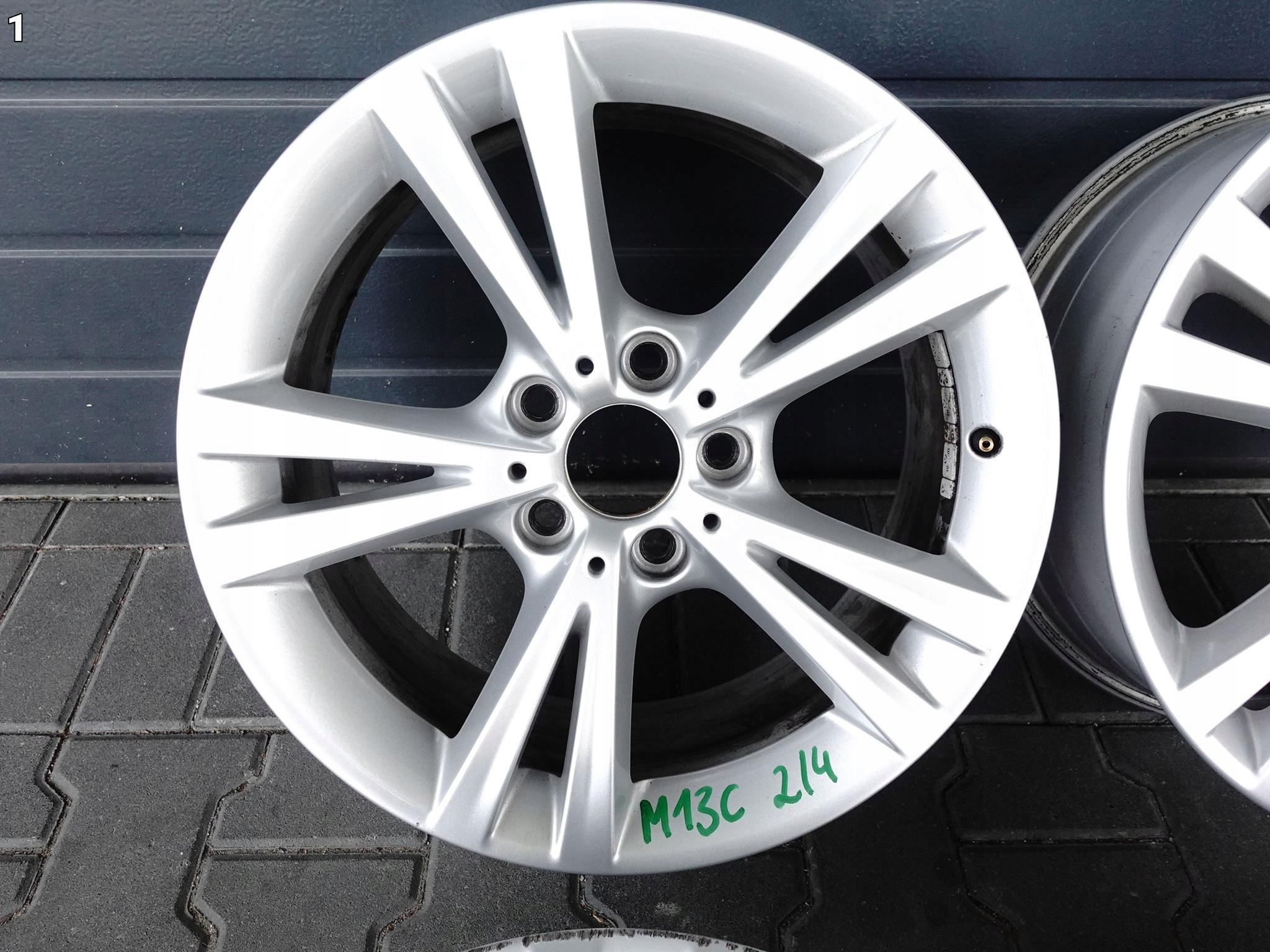 BMW 1 F20 F21 F22 F23 LCI FELGI KOMPLET 7,5Jx18 IS45 5×120 BMW 1 F20 F21 F22 F23 LCI FELGI KOMPLET 7,5Jx18 IS45 5x120 - obrazek 2