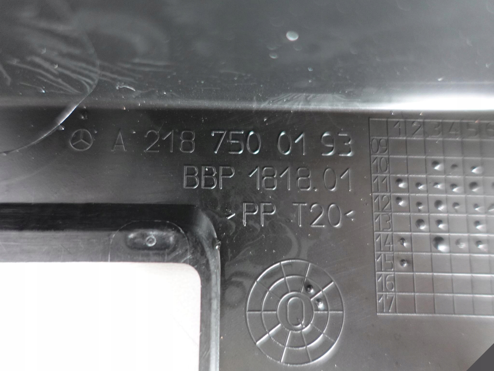 MERCEDES CLS C218 UCHWYT PANEL LISTWA KLAPY TYŁ MERCEDES CLS C218 UCHWYT PANEL LISTWA KLAPY TYŁ - obrazek 5
