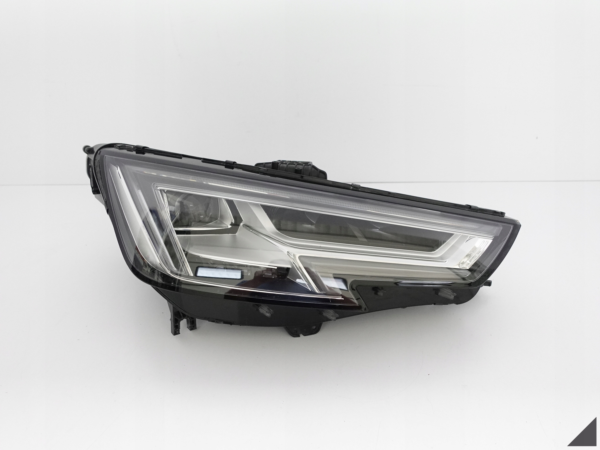 AUDI A4 S4 8W0 B9 15-19 FULL LED LAMPA PRAWA EU AUDI A4 S4 8W0 B9 15-19 FULL LED LAMPA PRAWA EU
