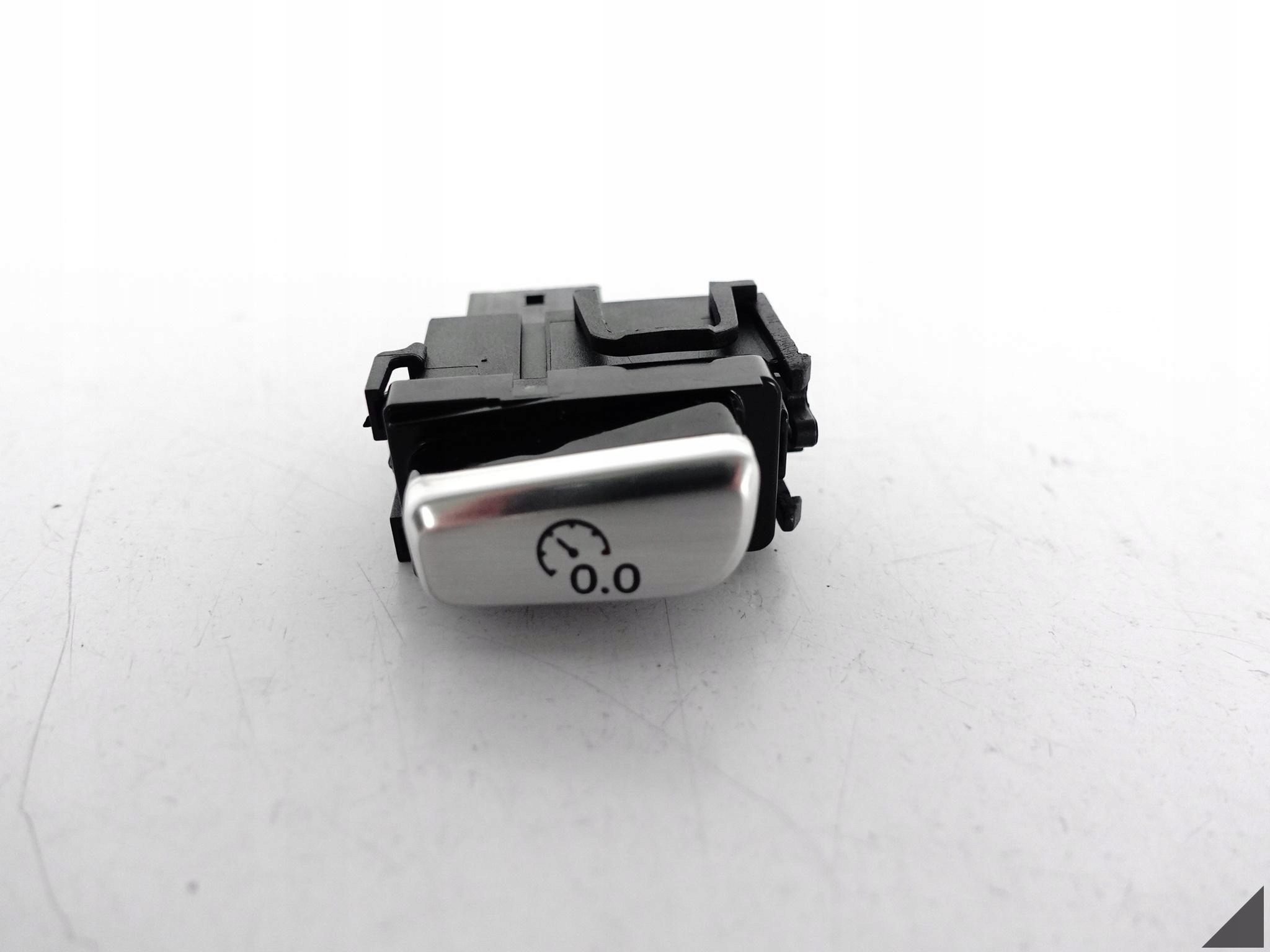 AUDI A8 S8 4H0 4H1 D4 09-17 LIFT PRZYCISK ZEROWANIA LICZNIKA CHROM AUDI A8 S8 4H0 4H1 D4 09-17 LIFT PRZYCISK ZEROWANIA LICZNIKA CHROM