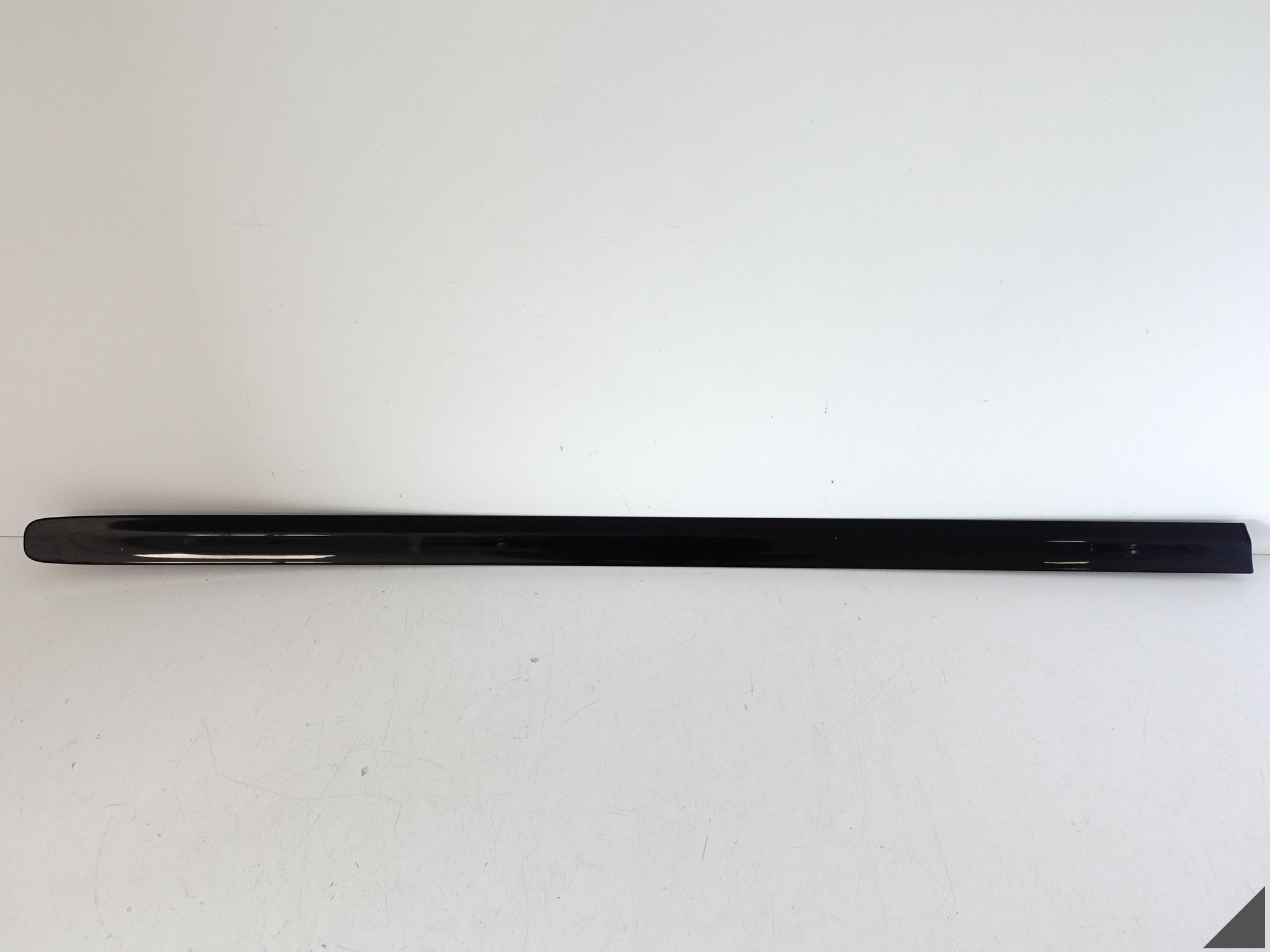 VOLVO C70 II LIFT 05-13 LISTWA NAKŁADKA NA DRZWI OZDOBNA PRAWA PRZÓD VOLVO C70 II LIFT 05-13 LISTWA NAKŁADKA NA DRZWI OZDOBNA PRAWA PRZÓD