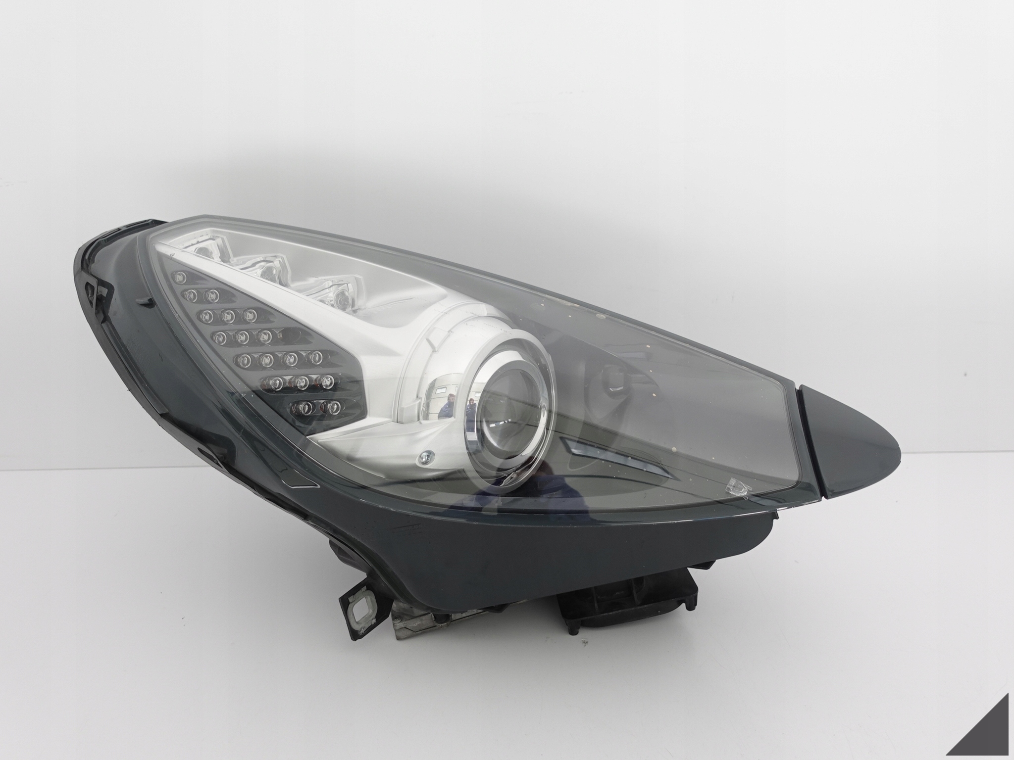 FERRARI CALIFORNIA 08-14 XENON+LED LAMPA PRAWA EU FERRARI CALIFORNIA 08-14 XENON+LED LAMPA PRAWA EU