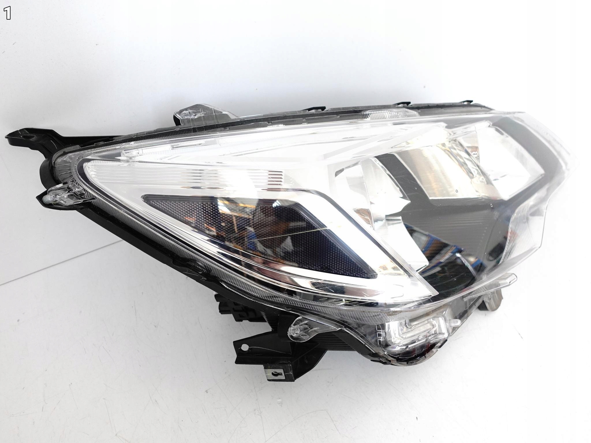 MITSUBISHI SPACE STAR II III LIFT 20-23 LAMPA PRAWA ZWYKŁA HALOGEN PRZÓD EU MITSUBISHI SPACE STAR II III LIFT 20-23 LAMPA PRAWA ZWYKŁA HALOGEN PRZÓD EU - obrazek 2