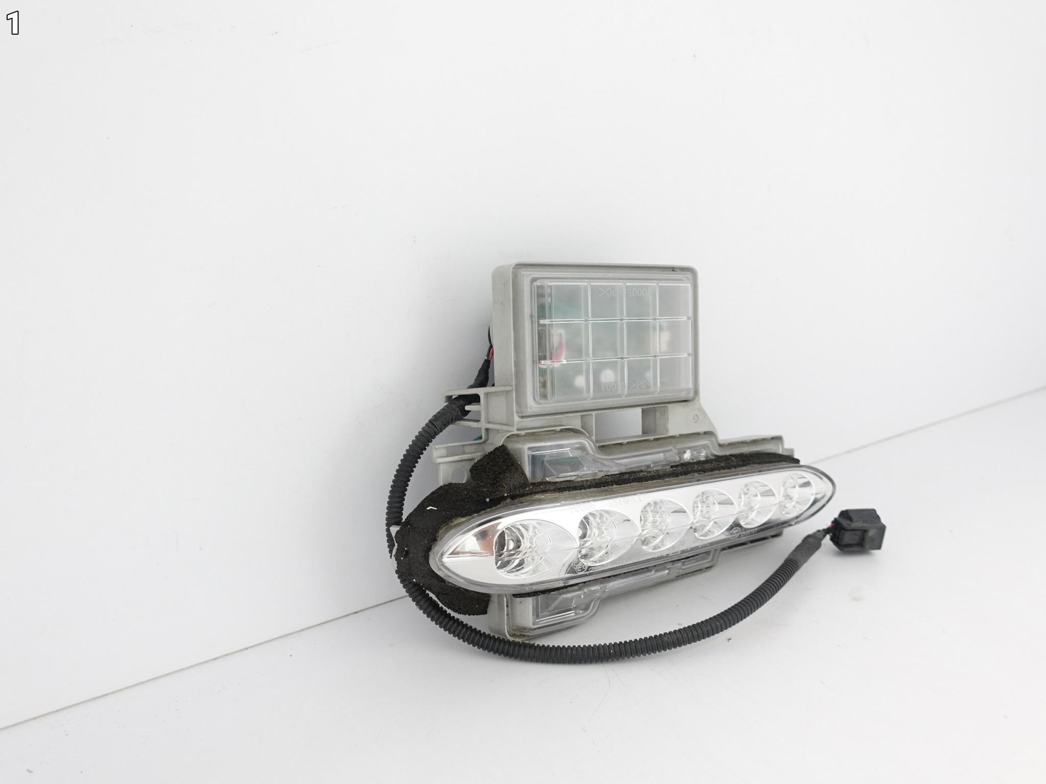 NISSAN GT-R GTR LIFT 12-16 HALOGEN LED DRL PRAWY W ZDERZAK PRZÓD NISSAN GT-R GTR LIFT 12-16 HALOGEN LED DRL PRAWY W ZDERZAK PRZÓD - obrazek 2