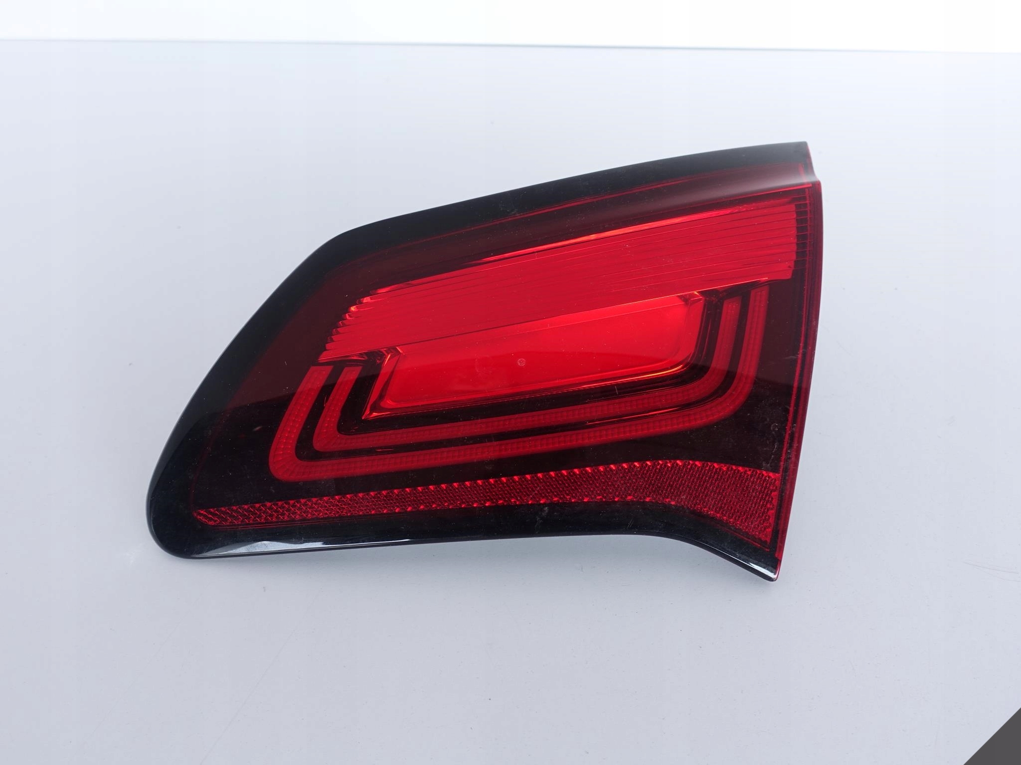 CITROEN C4 II B7 LIFT 15-17 KLAPA LAMPA PRAWA TYŁ CITROEN C4 II B7 LIFT 15-17 KLAPA LAMPA PRAWA TYŁ