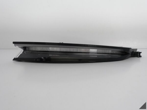 PORSCHE TAYCAN 9J1 BASIS LAMPA PRAWA TYŁ EUROPA