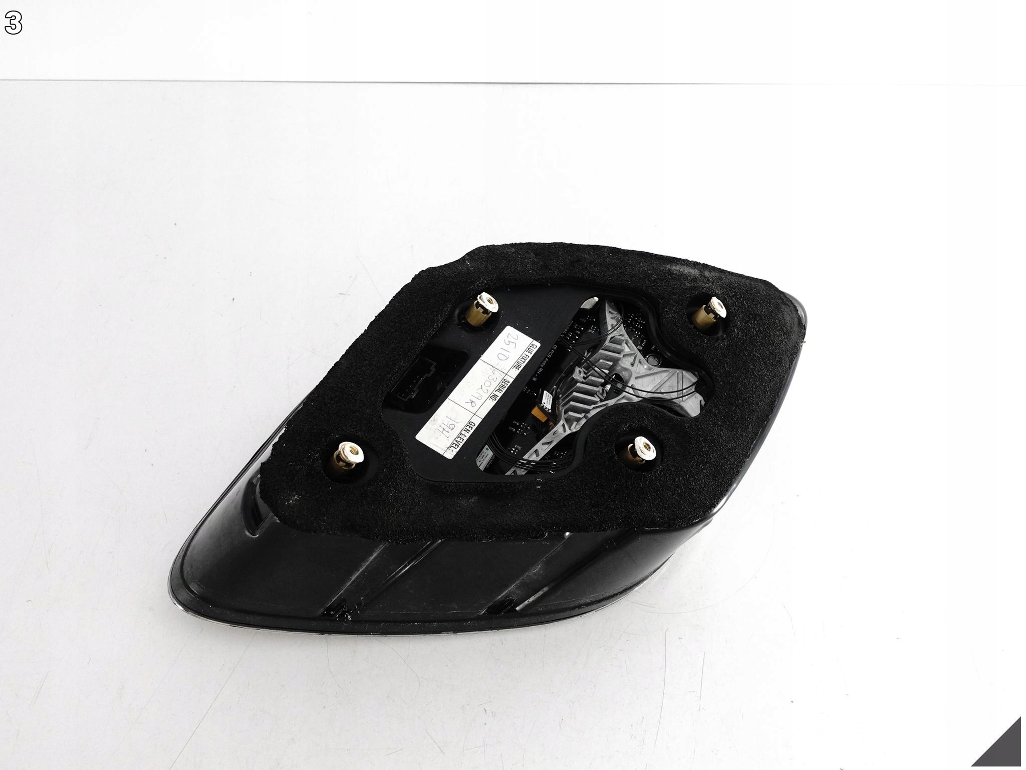 BENTLEY MULSANNE 3Y0 10- LAMPA LED PRAWA TYŁ EUROPA 3Y0945096K CHROM BENTLEY MULSANNE 3Y0 10- LAMPA LED PRAWA TYŁ EUROPA 3Y0945096K CHROM - obrazek 4