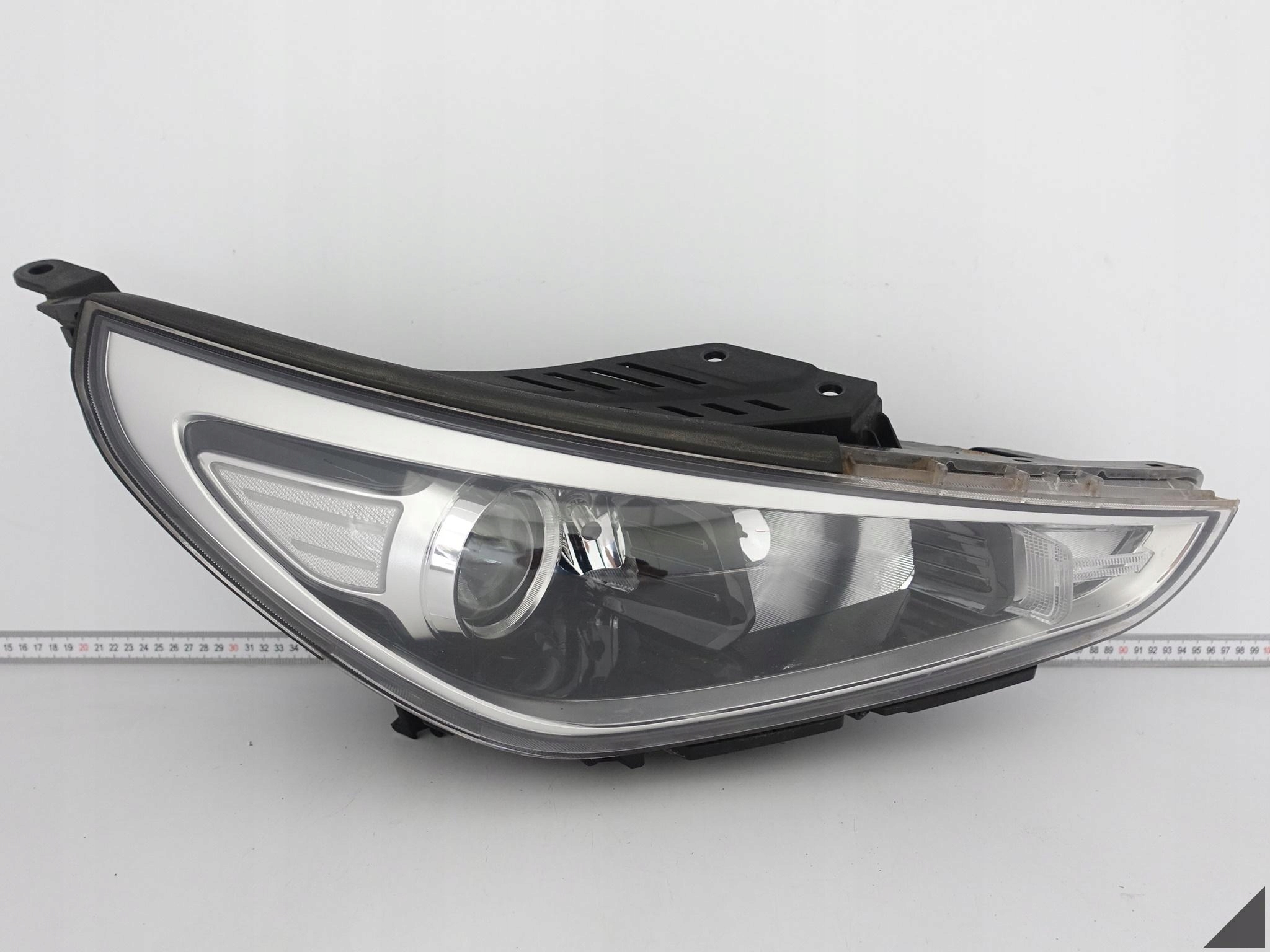 HYUNDAI I30 III 16-20 LAMPA ZWYKŁA HALOGEN SOCZEWKA PRAWA PRZÓD EUROPA HYUNDAI I30 III 16-20 LAMPA ZWYKŁA HALOGEN SOCZEWKA PRAWA PRZÓD EUROPA