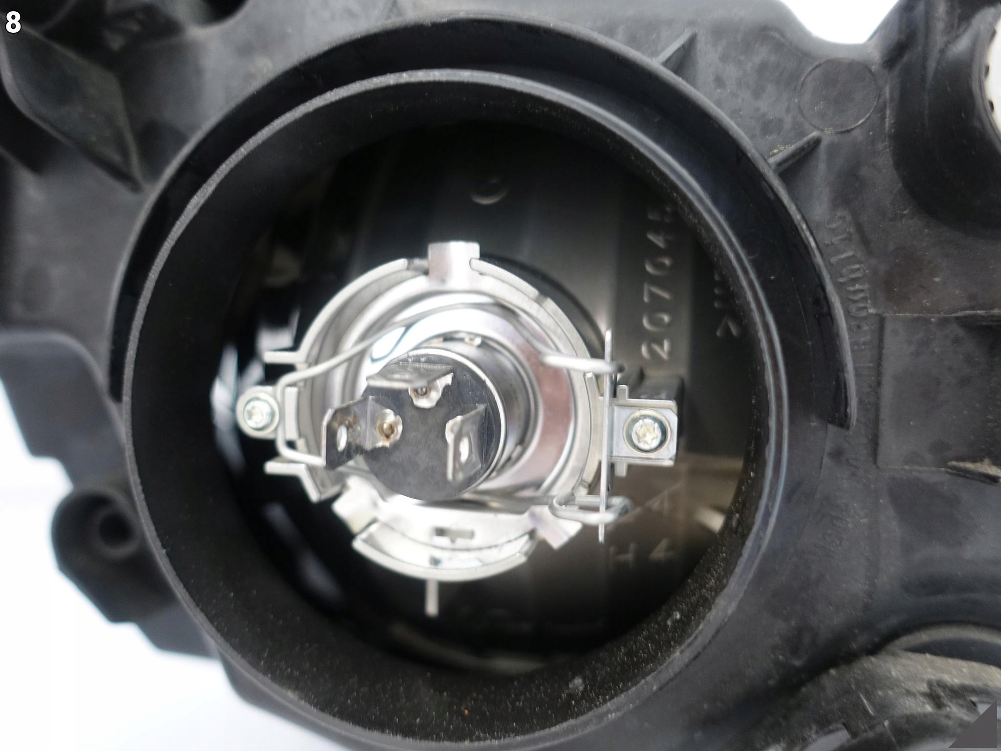 VW UP 1S1 1S0 LIFT 16- LAMPA ZWYKŁA / HALOGEN H4 + LED LEWA PRZÓD EUROPA VW UP 1S1 1S0 LIFT 16- LAMPA ZWYKŁA / HALOGEN H4 + LED LEWA PRZÓD EUROPA - obrazek 9