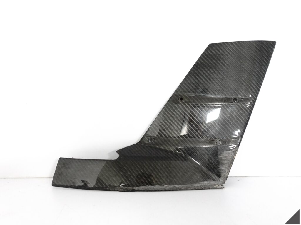 AUDI ABT RS6-R 4G0 C7 CARBON SPOILER KRATKA BLENDA WLOT DOKŁADKA PRAWA PRZÓ AUDI ABT RS6-R 4G0 C7 CARBON SPOILER KRATKA BLENDA WLOT DOKŁADKA PRAWA PRZÓ