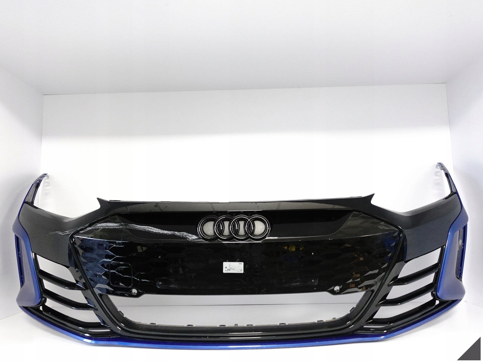 AUDI E-TRON GT RS 4J3 20- ZDERZAK KRATKA BLENDA PRZÓD PRZEDNI *ŁADNY* AUDI E-TRON GT RS 4J3 20- ZDERZAK KRATKA BLENDA PRZÓD PRZEDNI *ŁADNY*