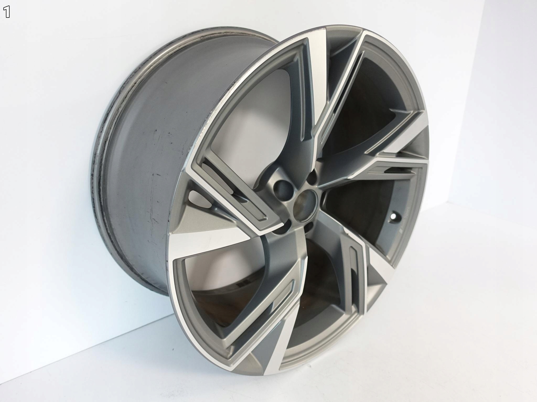 AUDI RS6 RS7 C8 4K0 SPORT FELGA 10.5Jx22 ET19 5×112 AUDI RS6 RS7 C8 4K0 SPORT FELGA 10.5Jx22 ET19 5x112 - obrazek 2