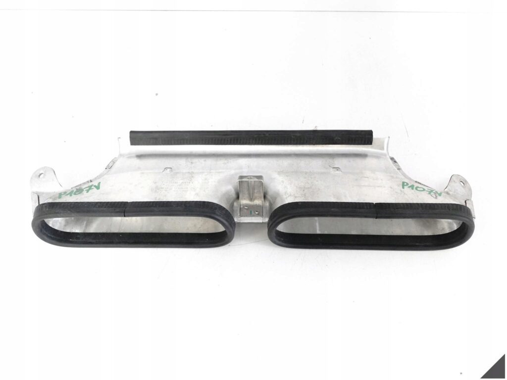 PORSCHE 911 992 19- KIEROWNICA POWIETRZA PROWADNICA WLOT TYLNA ŚRODKOWA PORSCHE 911 992 19- KIEROWNICA POWIETRZA PROWADNICA WLOT TYLNA ŚRODKOWA