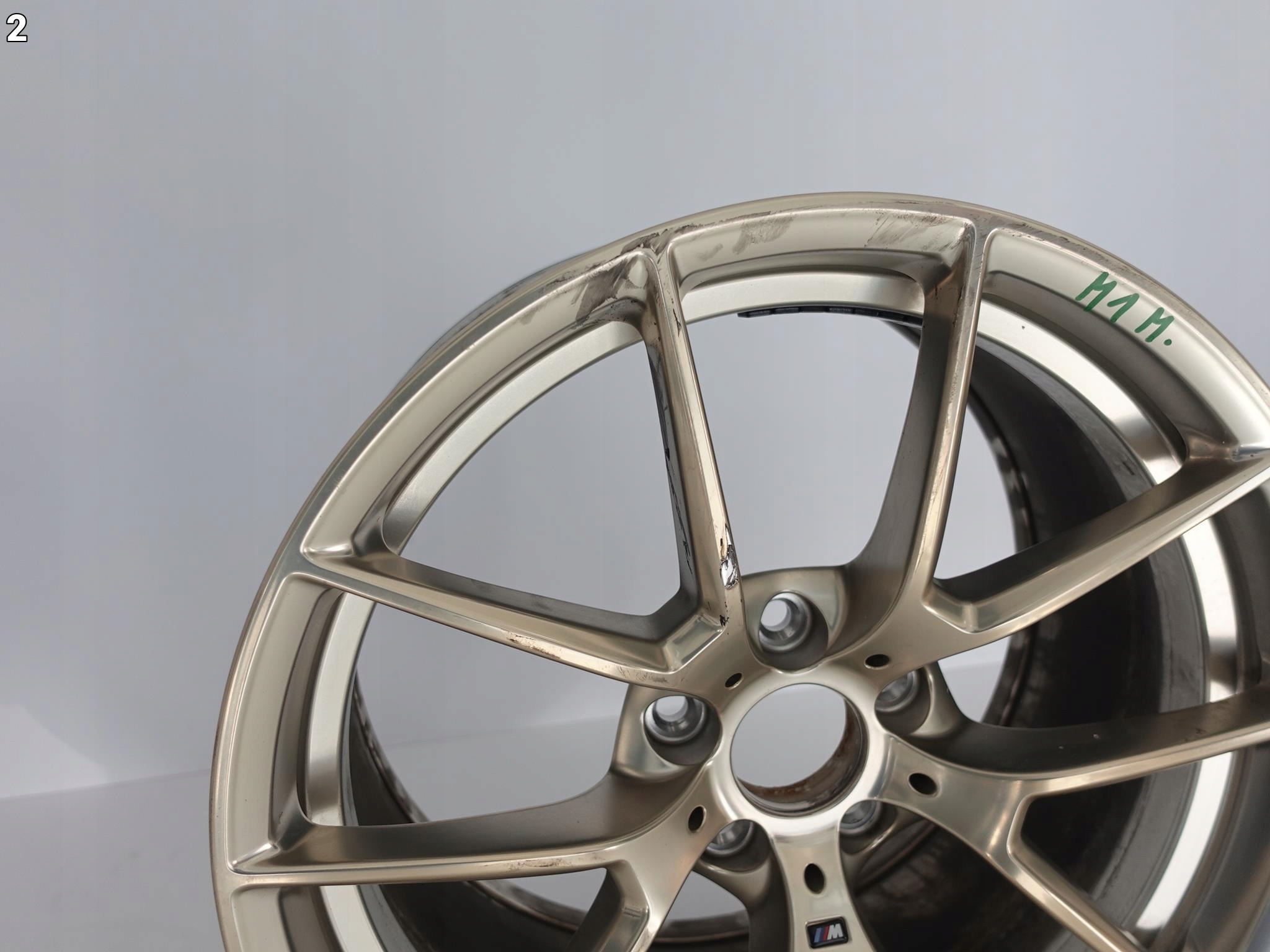 BMW M2 CS F87 LCI 10JX19 IS40 5X120 FELGA GOLD BMW M2 CS F87 LCI 10JX19 IS40 5X120 FELGA GOLD - obrazek 3